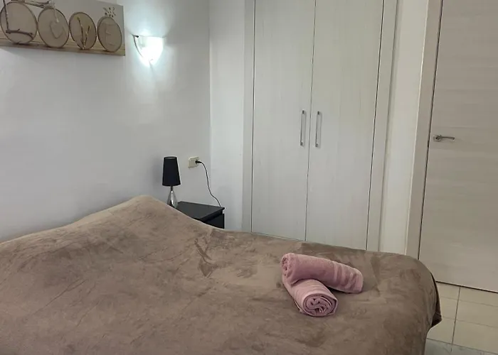 Comfortable Costa Zeus *